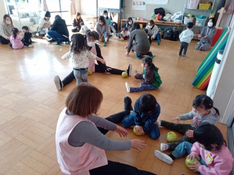 コロちゃんクラブ🐶🐾ボールで遊ぼう