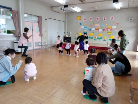 コロちゃんクラブ 作って遊ぼう(バルーンロケット)