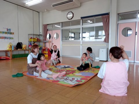 コロちゃんクラブ(1歳児~:ふうせんで遊ぼう&🎉7月生まれお誕生会)